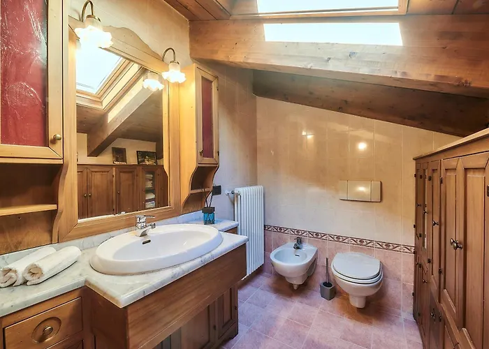 Luxury With View Near Varenna Apartment